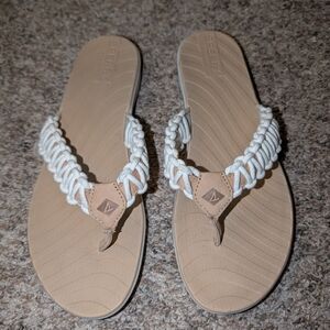 Sperry Women's Top-Sider "Seabrook " Cream and Tan Flip Flops NWOT
